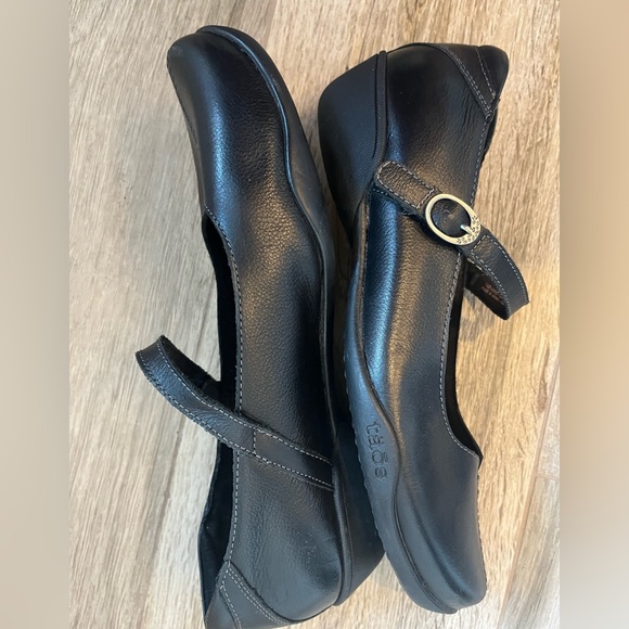 Taos Ta Dah Black Mary Jane Women's Shoes - Picture 9 of 10